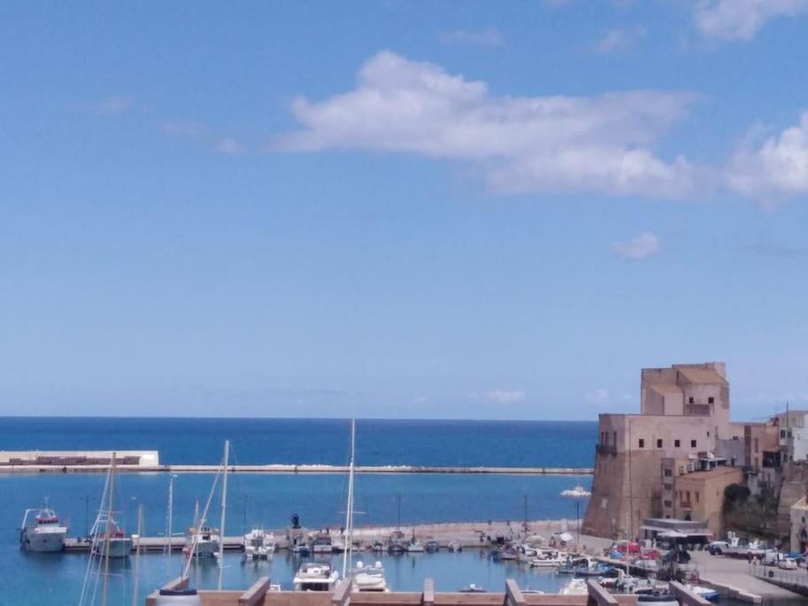 A 2 Passi Dal Castello ,Appartamento Con Veranda Кастелламмаре-дель-Голфо Экстерьер фото