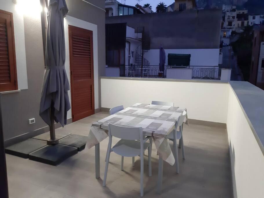 A 2 Passi Dal Castello ,Appartamento Con Veranda Кастелламмаре-дель-Голфо Экстерьер фото