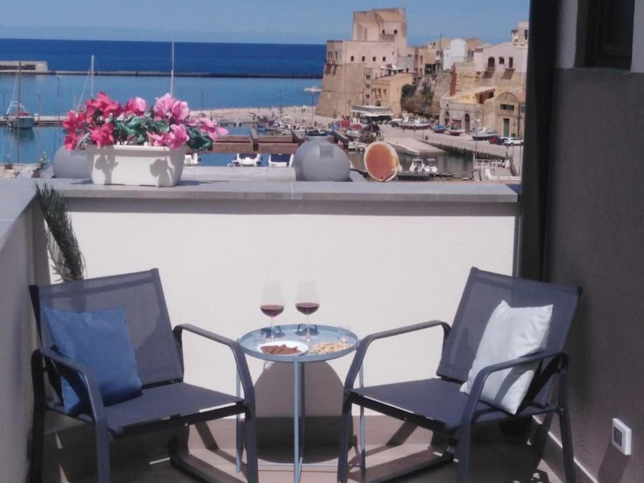 A 2 Passi Dal Castello ,Appartamento Con Veranda Кастелламмаре-дель-Голфо Экстерьер фото